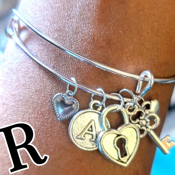 bite & pout "R" Silver Initial Bangle - Picture 1 of 5